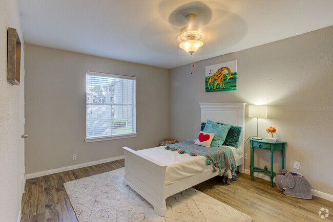 Bedroom - Bend at Oak Forest