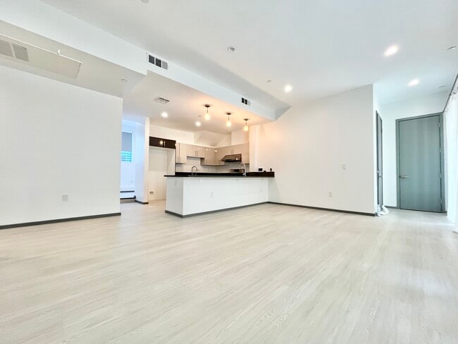 Building Photo - 1063 S Wooster St