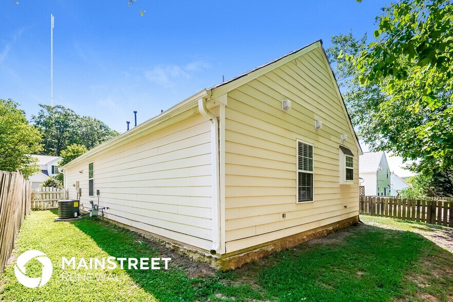 Building Photo - 3816 Northlake Dr