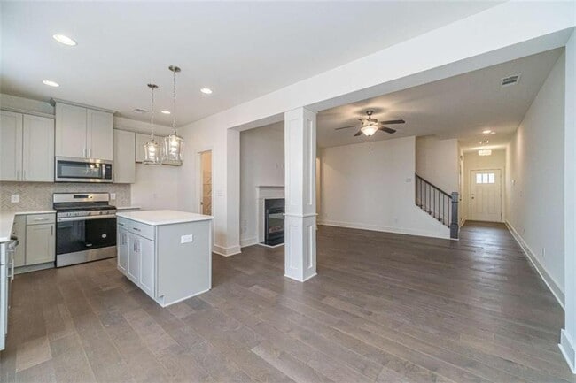 Building Photo - 56 Garrison Dr