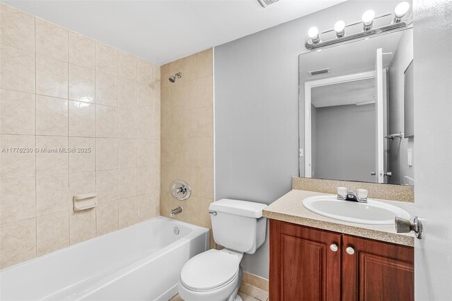Building Photo - 351 Palm Way