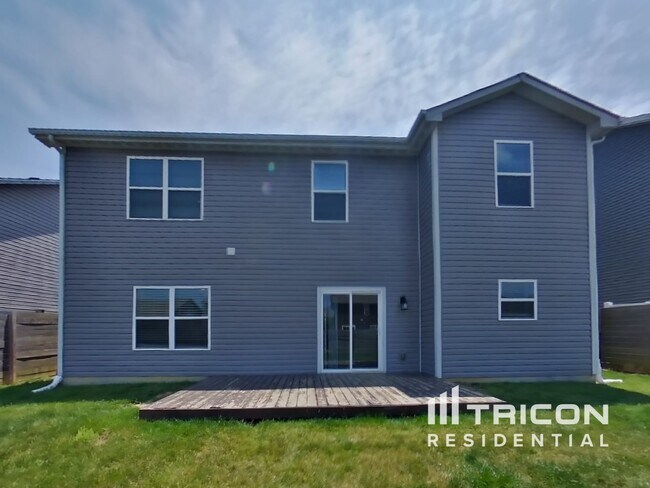 Building Photo - 1618 Huntzinger Blvd