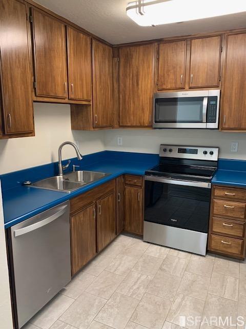 Building Photo - 1090 Main St