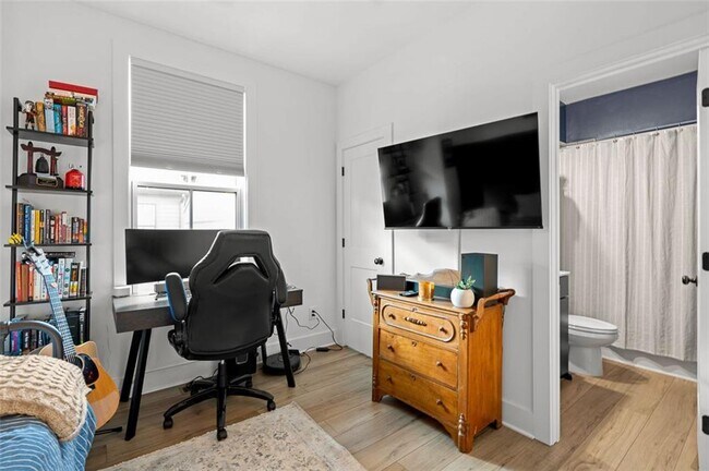 Building Photo - 1328 Breezy St SE