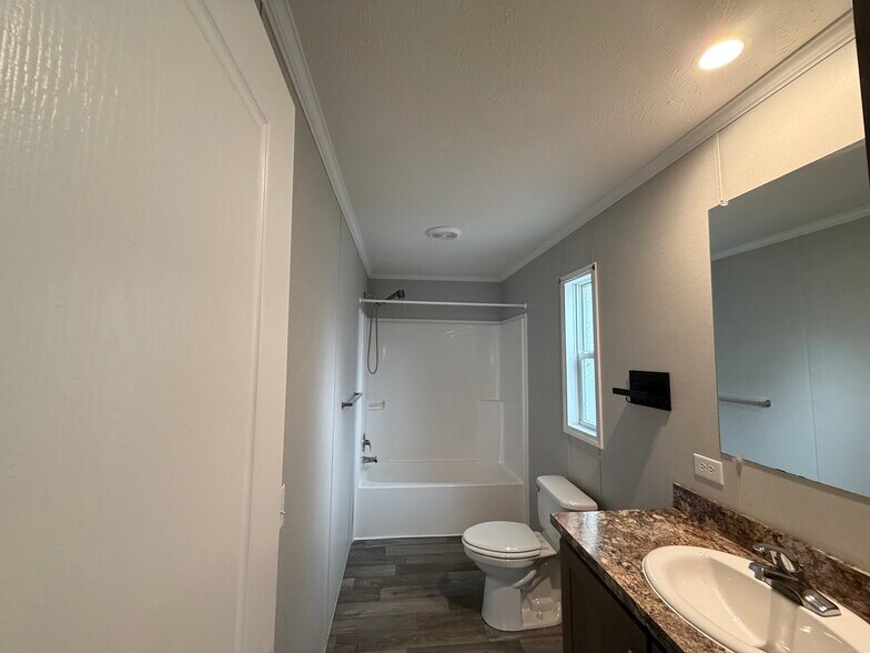 Building Photo - 1539 Huron Ct