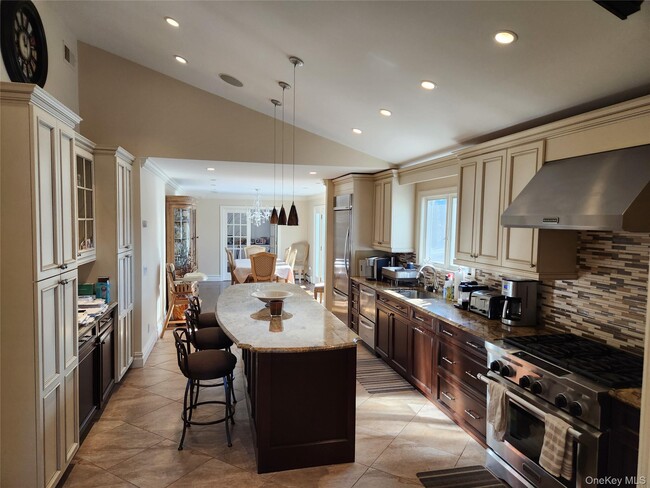 Primary Photo - 10 Foxwood Ln