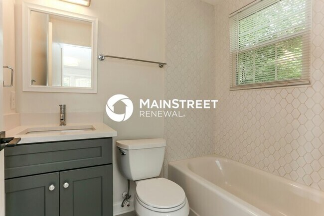 Building Photo - 4 Bedroom Pet-Friendly Home in Atlanta, GA with Main Street Renewal