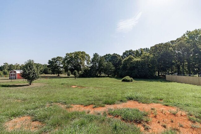 Building Photo - 80 Creek Haven Dr