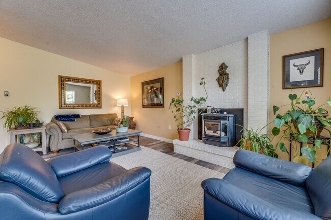 Building Photo - Beautiful 5 bed, 3 Bath House in Central Fort Collins!