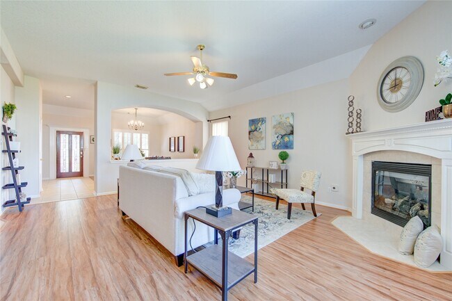 Building Photo - 22514 Jutewood Ln