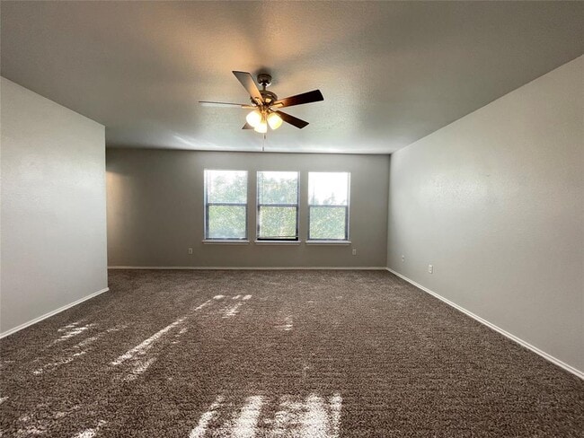 Building Photo - 203 Rim Rock Dr