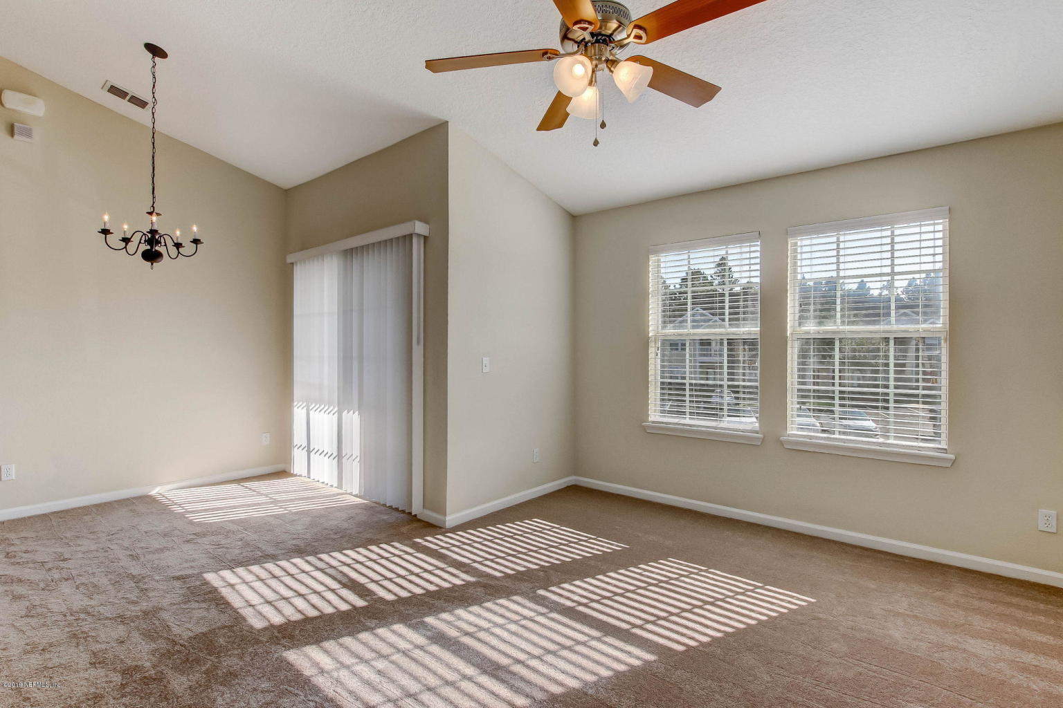 Living/Dining - 575 Oakleaf Plantation Pkwy