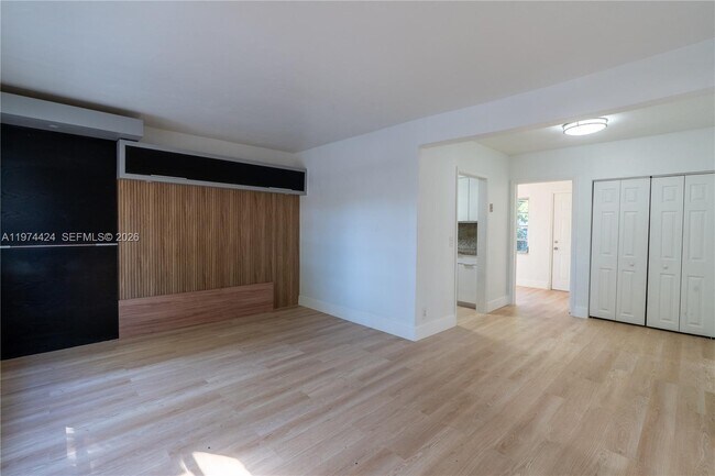 Building Photo - 3665 SW 16th St