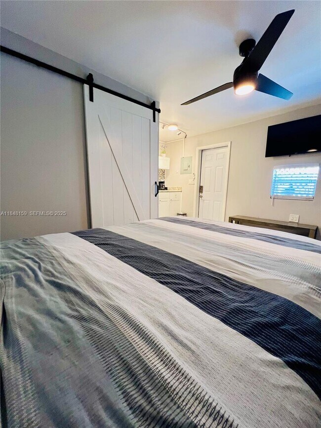 Building Photo - 361 SW 20th Rd