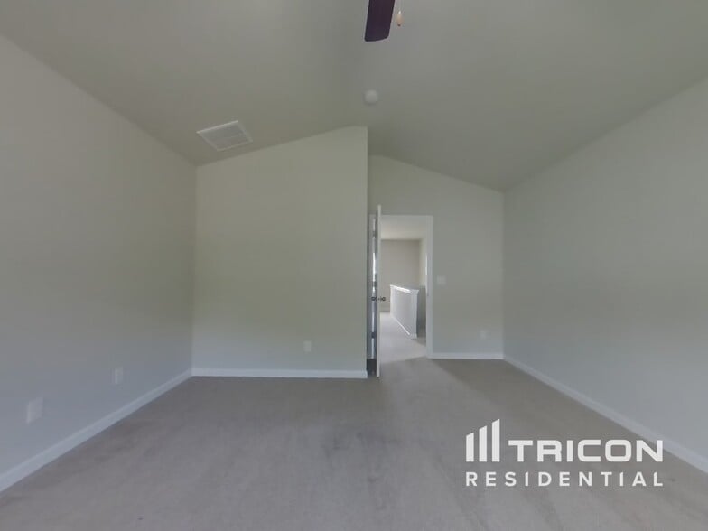 Building Photo - 1008 Ainsley Creek Dr