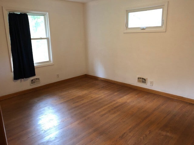 Building Photo - Spacious 3BR Home on Quiet Cul-de-Sac – Minutes from Downtown TC!