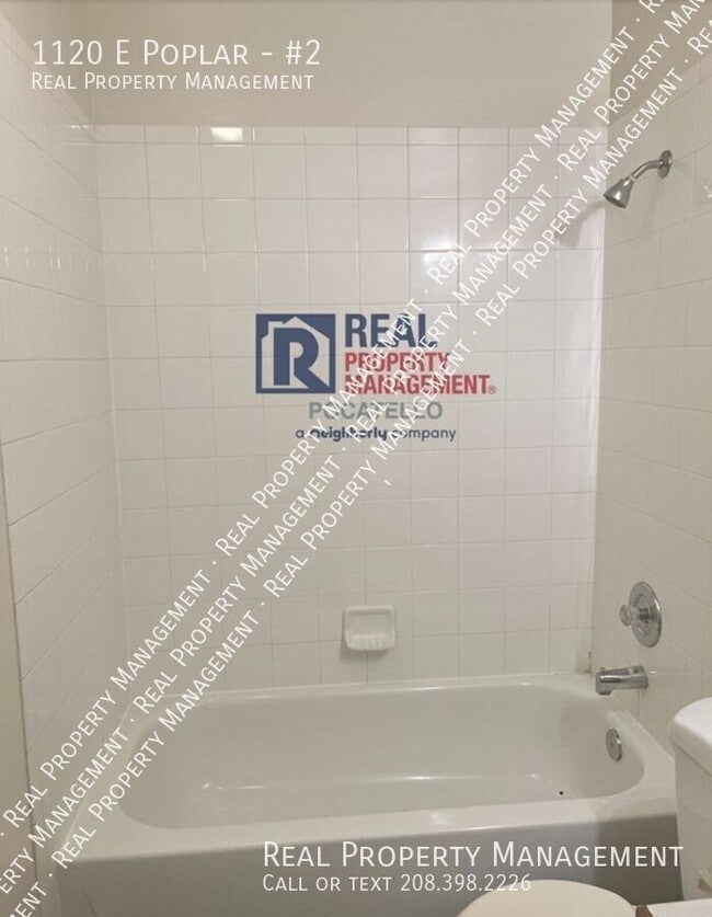 Building Photo - 1120 E Poplar St