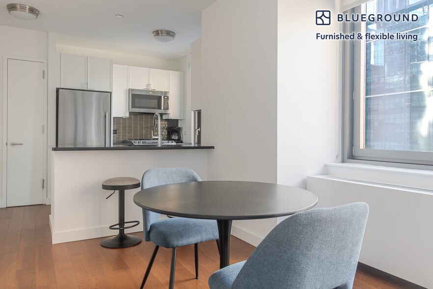 Building Photo - 435 W 31st St