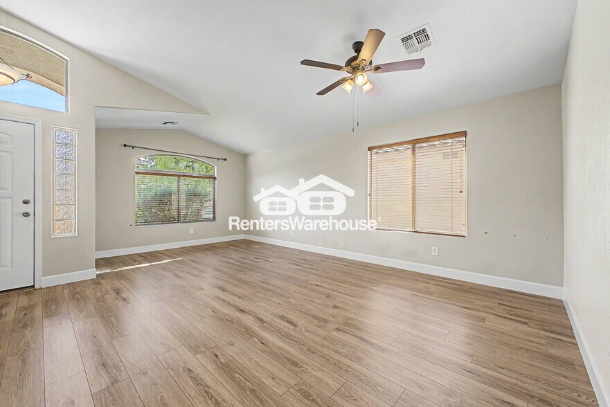 Building Photo - 29169 N Rosewood Dr