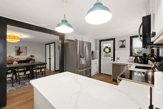 Building Photo - 303 E Washington St