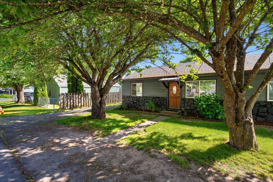 Building Photo - 140 4th St