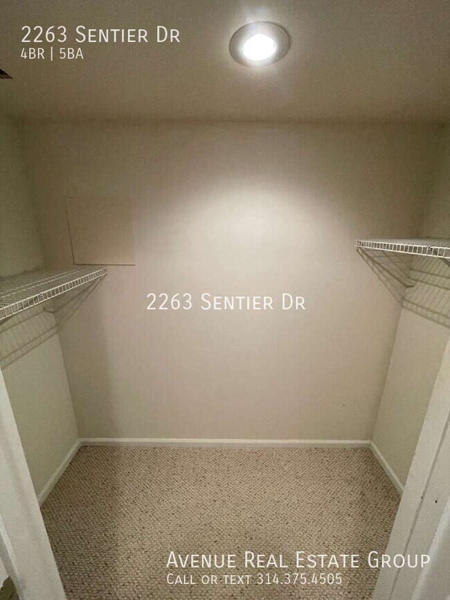 Building Photo - 2263 Sentier Dr