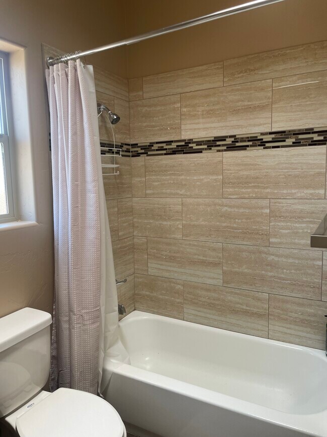 Master shower - 1935 Mercury Ln