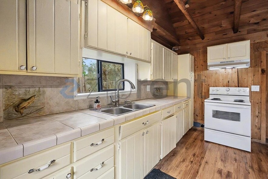 Building Photo - 30400 Withrow Rd