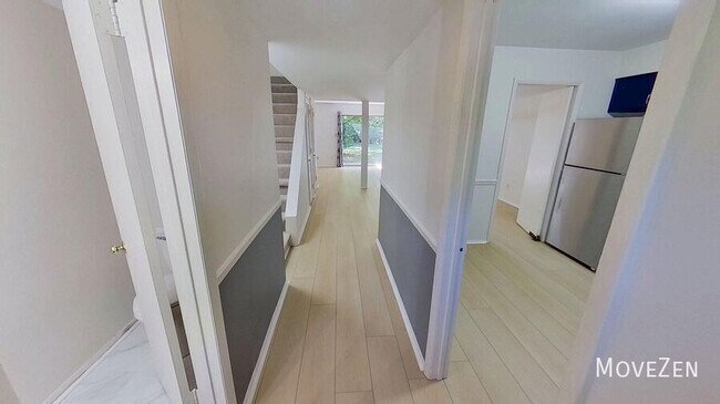 Building Photo - 5805 Nottoway Ct