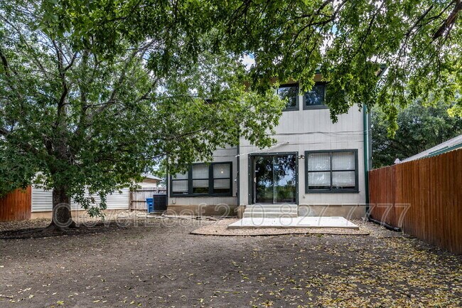 Building Photo - 8019 Hilltop Crest