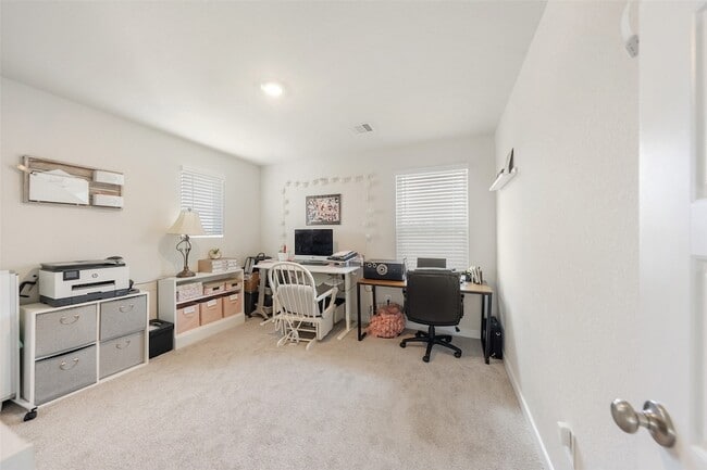 Building Photo - 18757 Timber Gln Dr