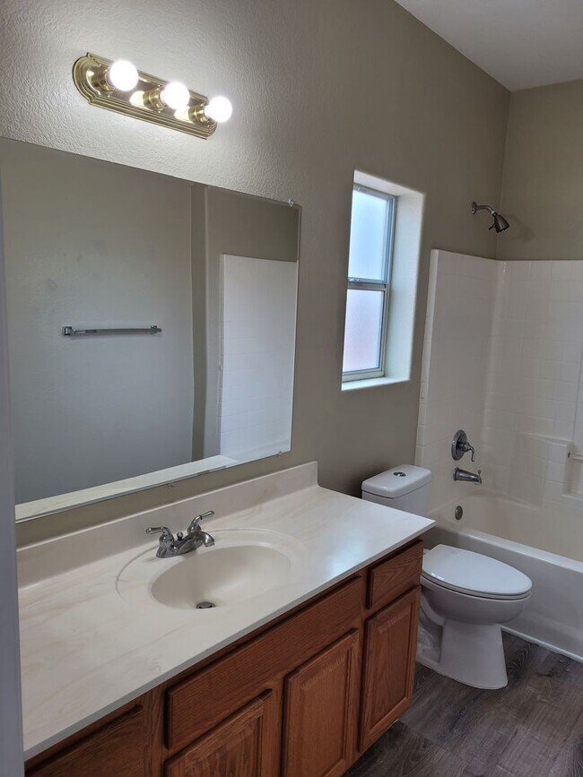 Building Photo - 1495 Verde Dr