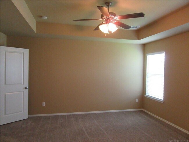 Building Photo - 4 Bed | 2 Bath in Owasso!