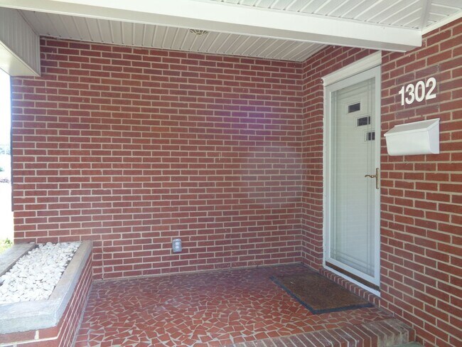 Building Photo - Ardmore-Brick House for Rent on Miller St.