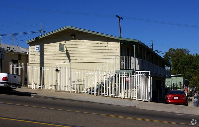 Building Photo - Samantha Court