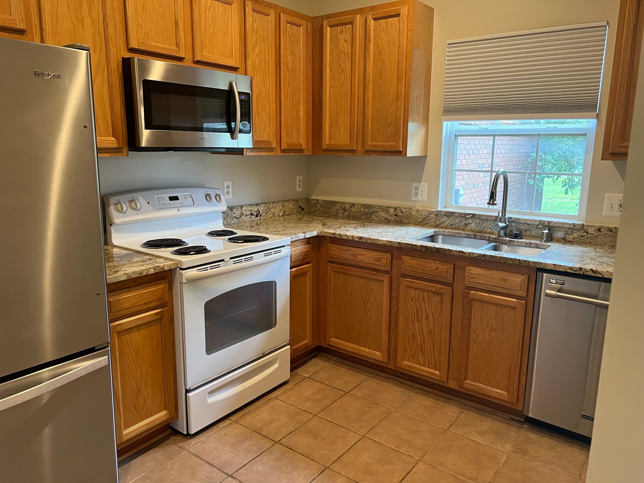 Building Photo - 54738 Monarch Dr