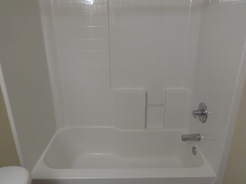 Building Photo - 7652 Vandalay Dr