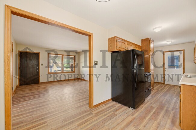 Building Photo - 656 S Whittier St