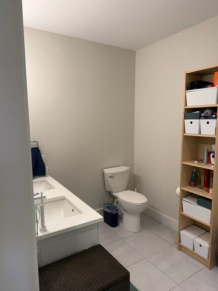 Building Photo - 418 McGrath Hwy