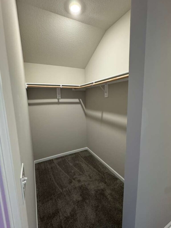 Building Photo - 526 W Fountain Cir