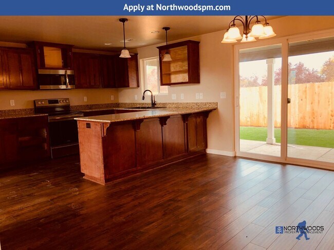 Building Photo - Recently Reduced-Newer 3 bed, 2 Bath Home ...