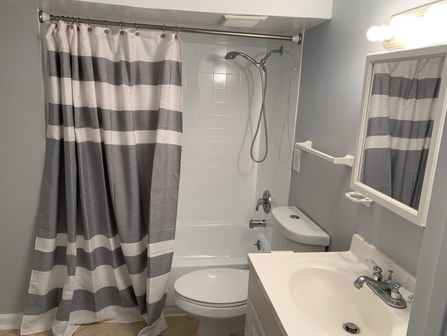 Building Photo - 613 P St NW