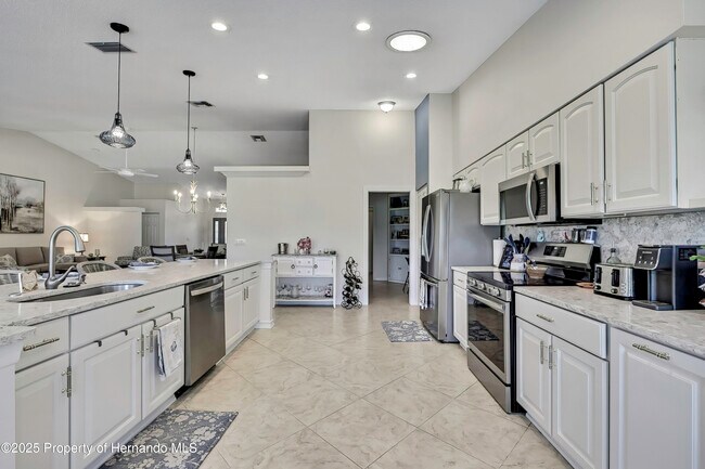 Building Photo - 2368 Fairskies Dr