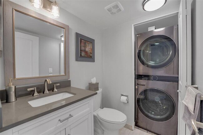 Building Photo - 3900 Galt Ocean Dr