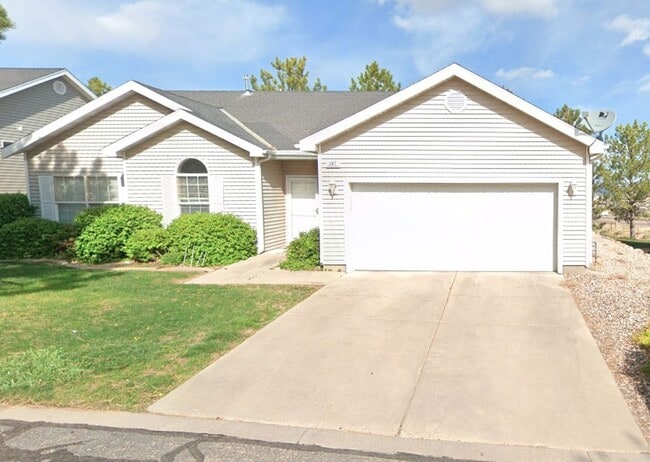 Primary Photo - Cozy 3 Bedroom Cedar City Home