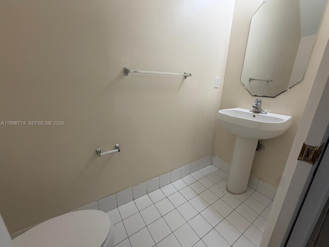 Building Photo - 8246 SW 27th St