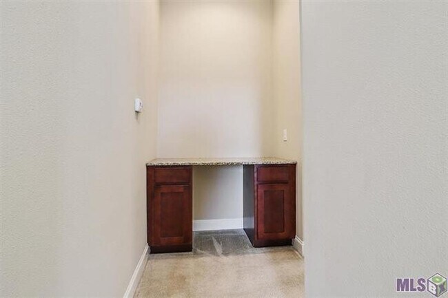 Building Photo - 4 Bedroom House off Old Hammond near S. Fl...