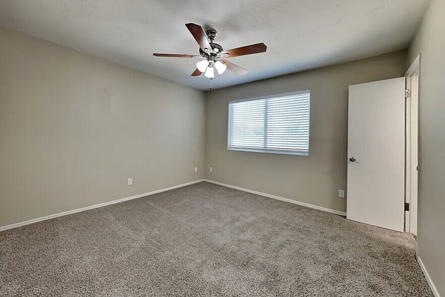 Building Photo - 4409 N 90th Dr