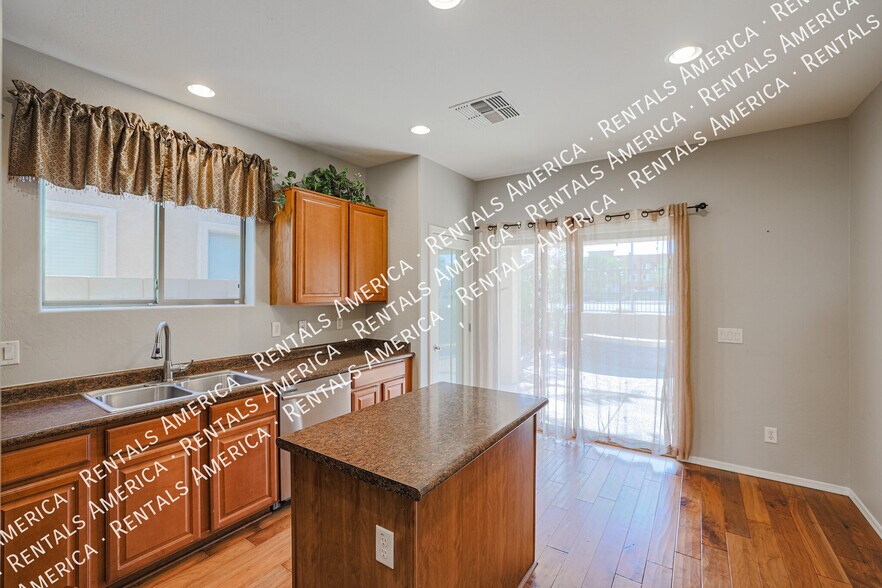 Building Photo - 7324 N 90th Ln