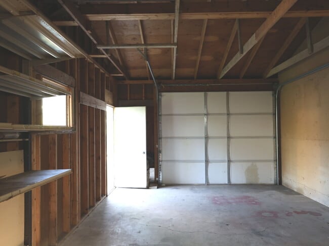Building Photo - 5412 E Wonder Lake Rd